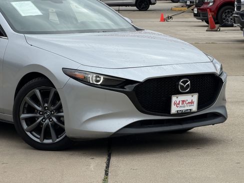 Used 2019 MAZDA MAZDA3 Hatchback FWD image 2