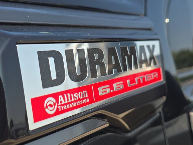 Used 2024 GMC Sierra 2500 AT4 w/ AT4 Premium Plus Package AWD/4WD image 9
