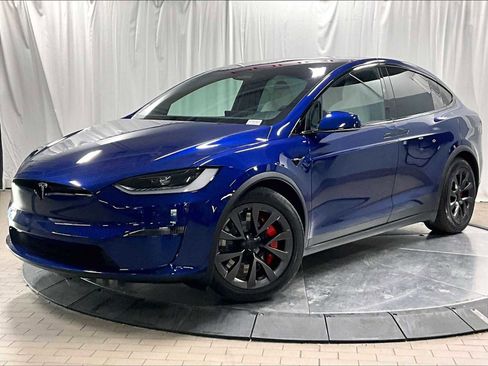 Used 2024 Tesla Model X Plaid image 1