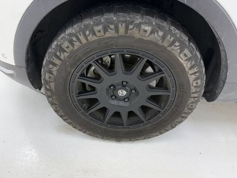 Used 2018 Ford Explorer Platinum AWD/4WD image 6