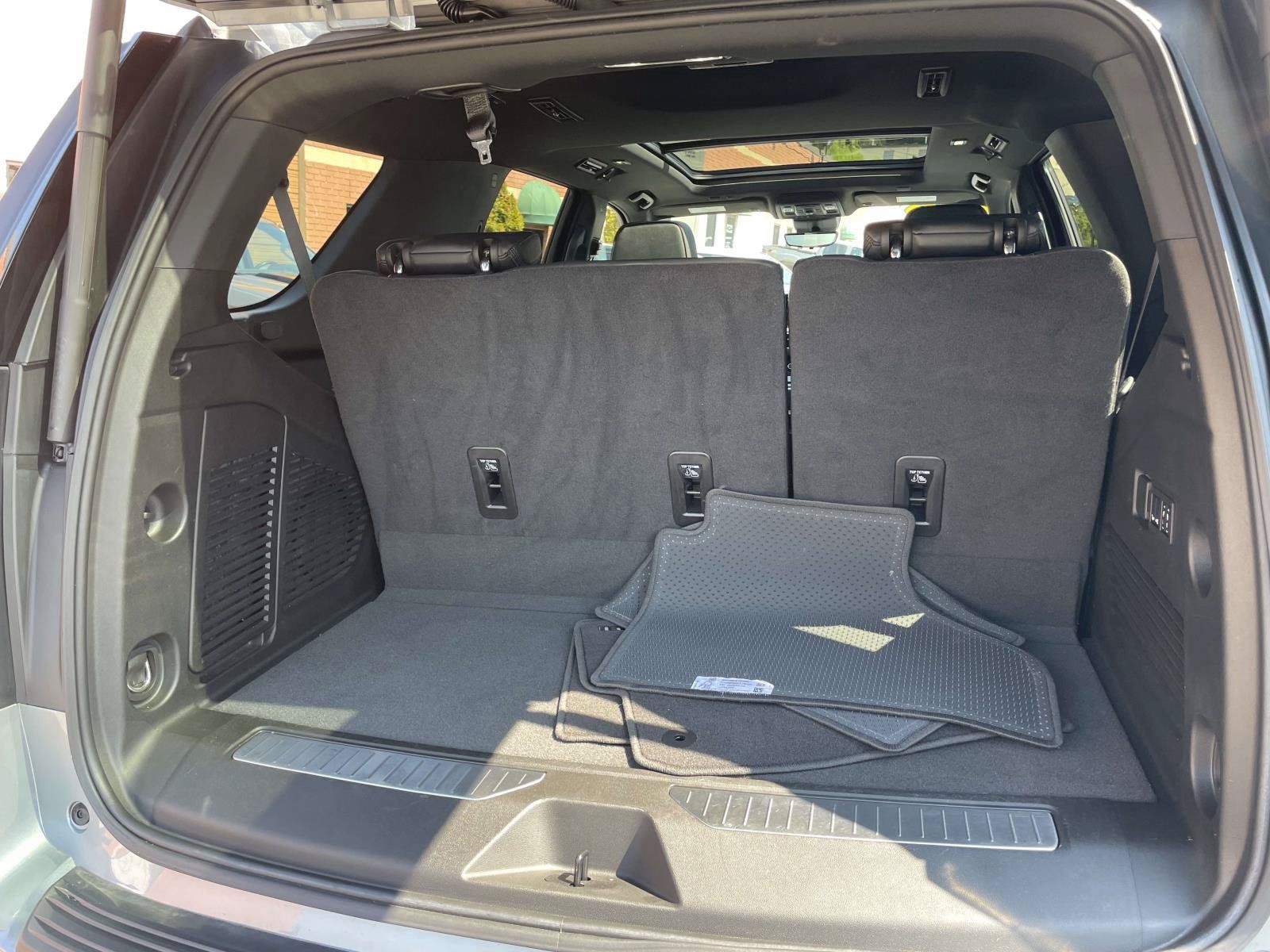 Used 2024 Chevrolet Tahoe High Country RWD image 30