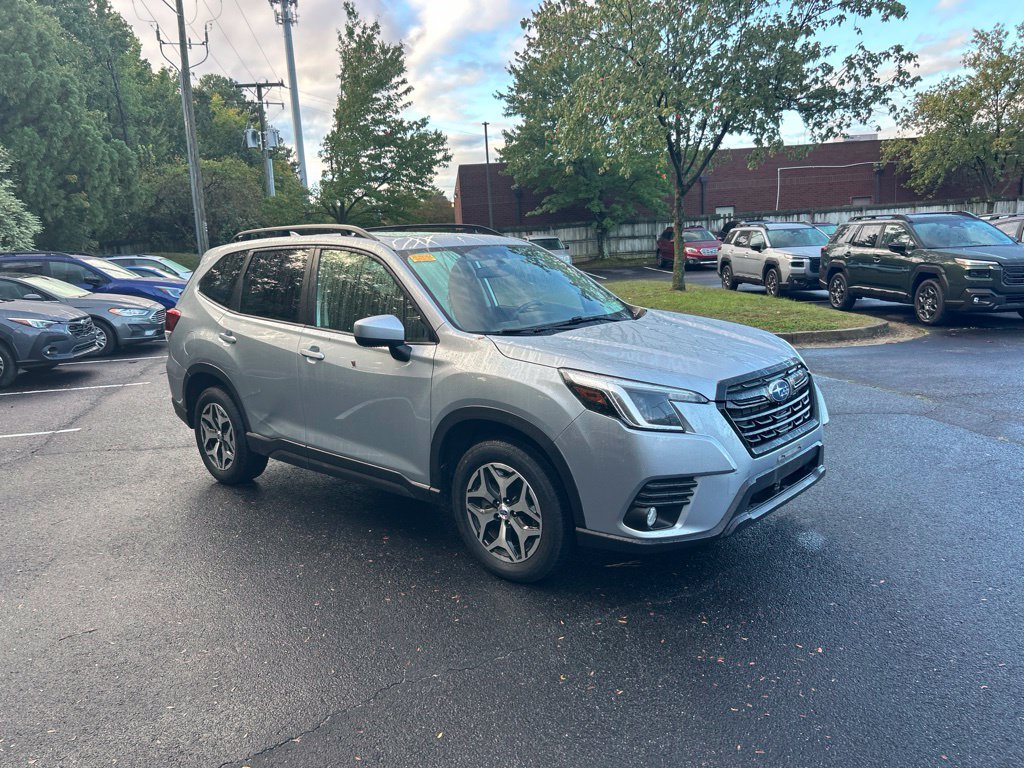 Certified 2023 Subaru Forester Premium AWD/4WD image 1