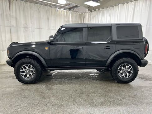Used 2025 Ford Bronco Badlands image 7