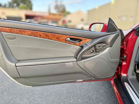Used 2004 Mercedes-Benz SL 500 image 26
