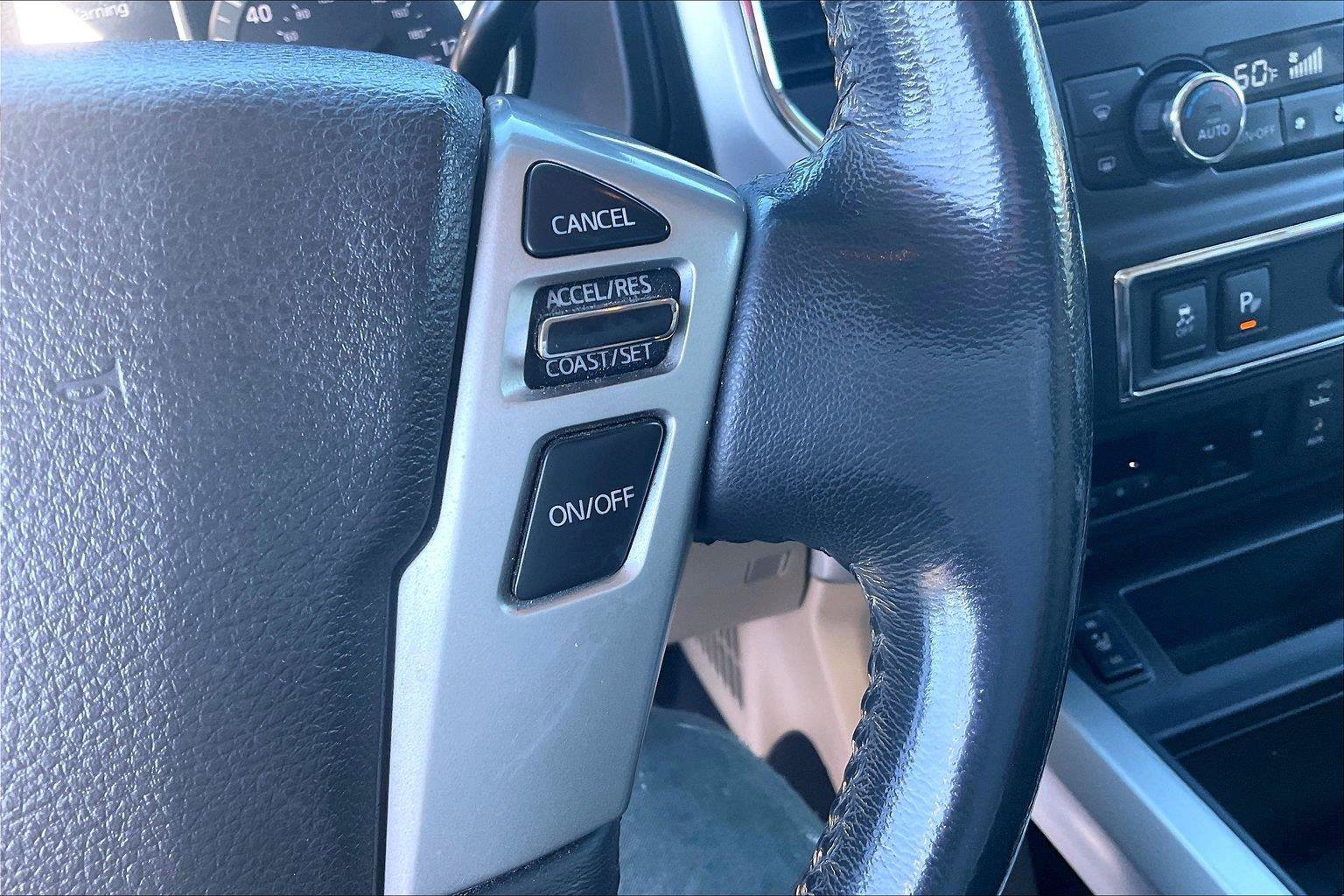 Used 2017 Nissan Titan SV AWD/4WD image 19