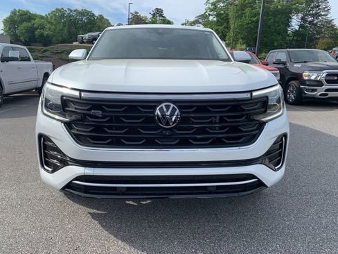 Used 2024 Volkswagen Atlas SEL Premium R-Line image 3