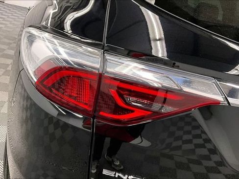 Used 2023 Buick Enclave Essence image 32