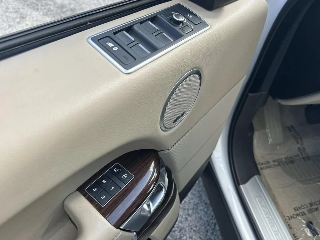 Used 2017 Land Rover Range Rover HSE AWD/4WD image 21