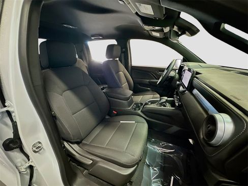 New 2024 Chevrolet Colorado LT w/ LT Convenience Package II image 30