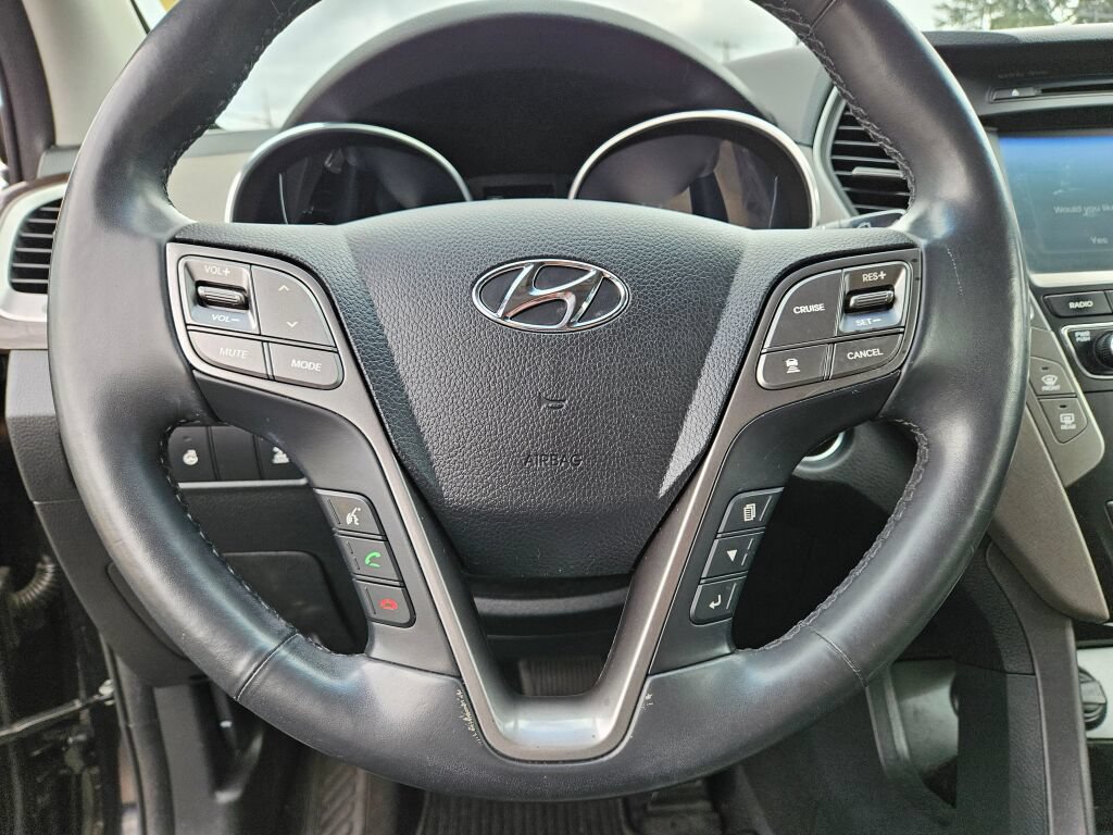 Used 2017 Hyundai Santa Fe Sport w/ 2.0T Ultimate Tech Package 05 AWD/4WD image 23