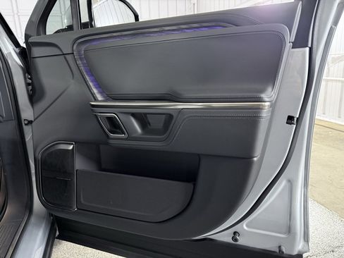 Used 2022 Rivian R1T Adventure image 30