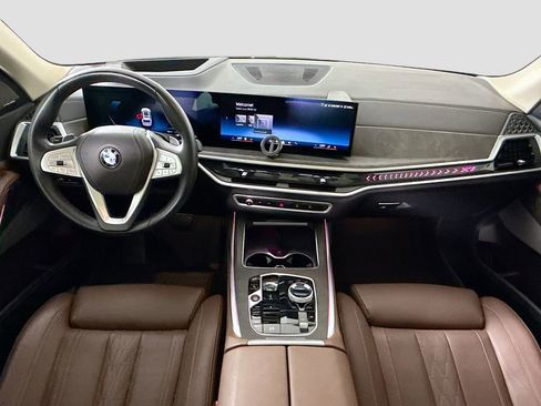 Used 2024 BMW X7 xDrive40i w/ Premium Package AWD/4WD image 13