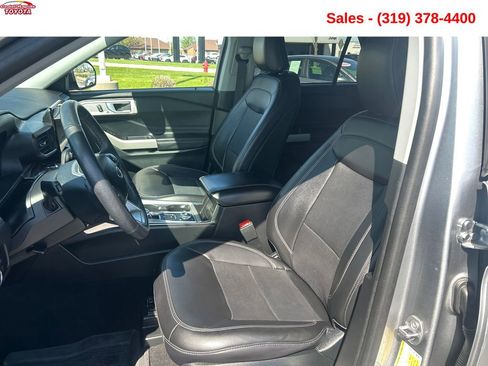 Used 2024 Ford Explorer Limited AWD/4WD image 10