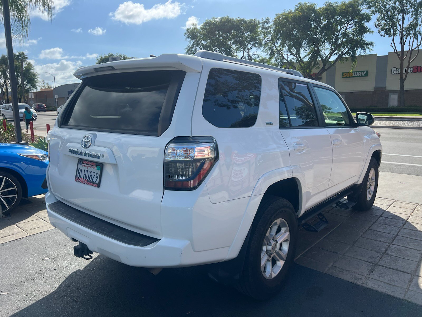 Used 2018 Toyota 4Runner SR5 AWD/4WD image 8