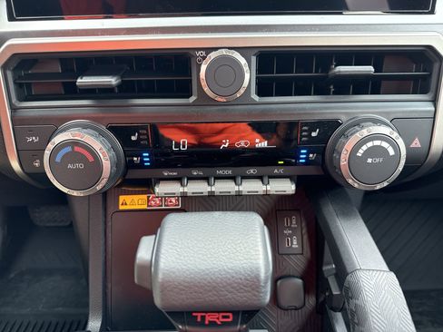 Certified 2026 Toyota 4Runner TRD Off-Road Premium AWD/4WD image 17