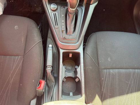 Used 2017 Ford Focus SE FWD image 36