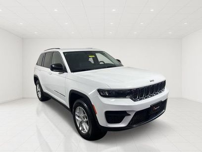 Certified 2023 Jeep Grand Cherokee Laredo w/ Luxury Tech Group I