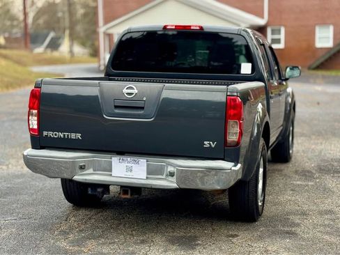 Used 2012 Nissan Frontier SV image 2