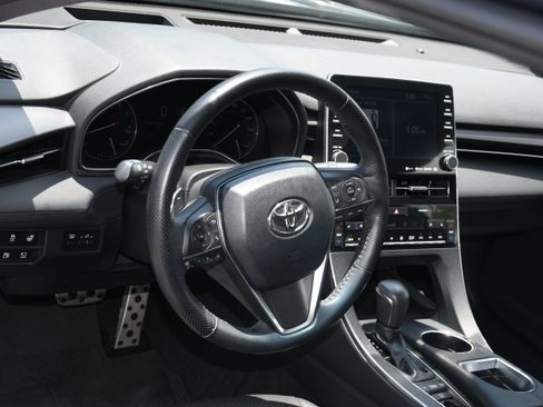 Used 2019 Toyota Avalon Touring w/ Advanced Safety Package FWD image 9