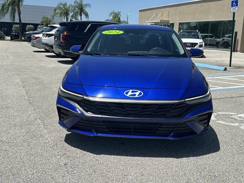 Certified 2024 Hyundai Elantra SEL FWD image 3