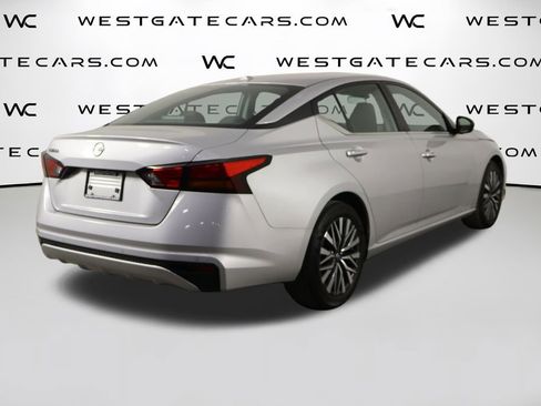 Used 2025 Nissan Altima 2.5 SV image 44