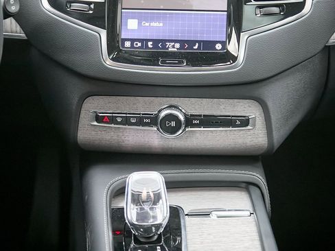 Certified 2023 Volvo XC90 B6 Ultimate w/ Lounge Package image 31