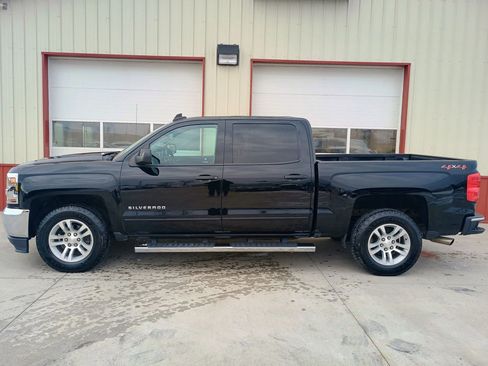 Used 2018 Chevrolet Silverado 1500 LT w/ All Star Edition image 4