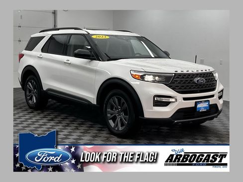 Used 2023 Ford Explorer XLT w/ Equipment Group 202A image 1