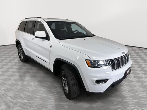Used 2020 Jeep Grand Cherokee Laredo w/ Quick Order Package 2BN North AWD/4WD image 7
