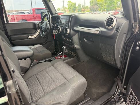 Used 2012 Jeep Wrangler Sahara AWD/4WD image 14