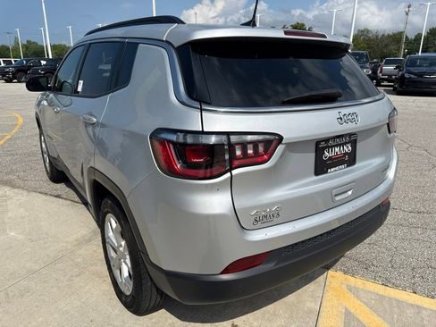 Used 2024 Jeep Compass Latitude AWD/4WD image 7