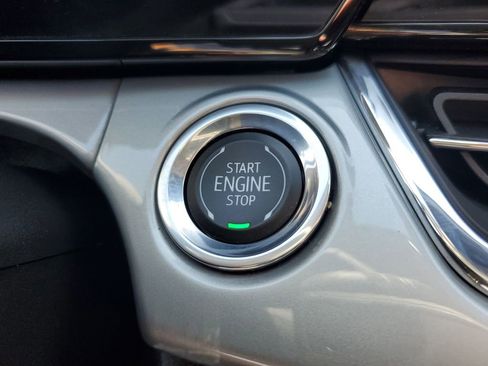 Used 2025 Chevrolet Trax LT w/ LT Convenience Package image 27