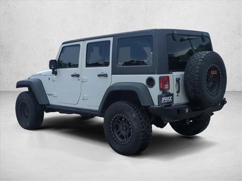 Used 2015 Jeep Wrangler Unlimited Rubicon w/ Connectivity Group AWD/4WD image 8