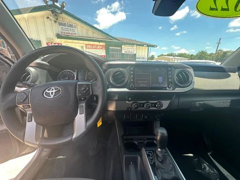 Used 2022 Toyota Tacoma SR5 image 8