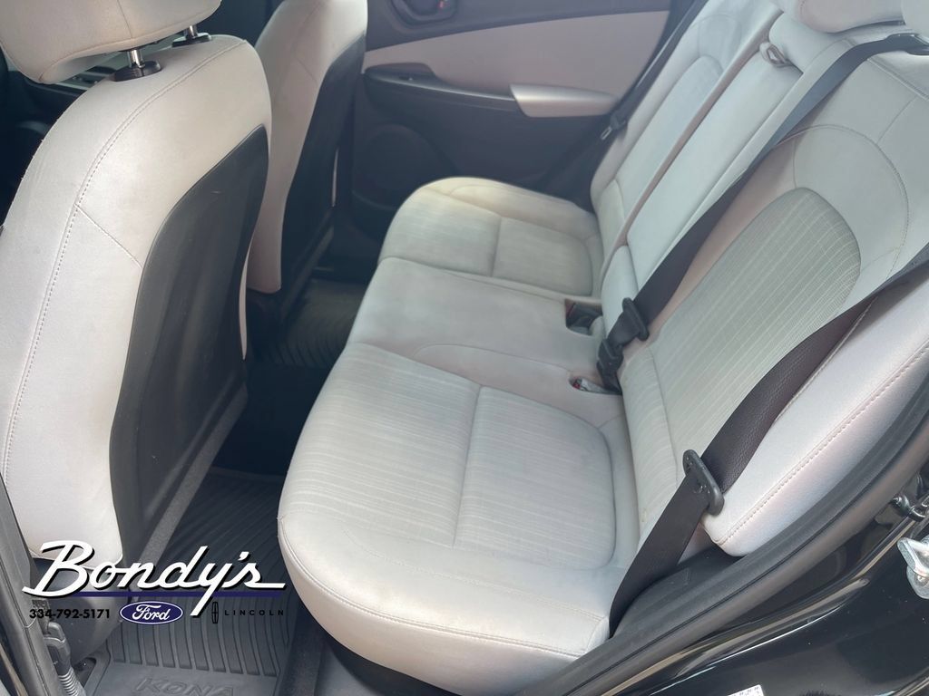 Used 2022 Hyundai Kona SEL FWD image 11