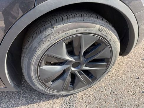 Used 2024 Tesla Model Y Long Range image 10