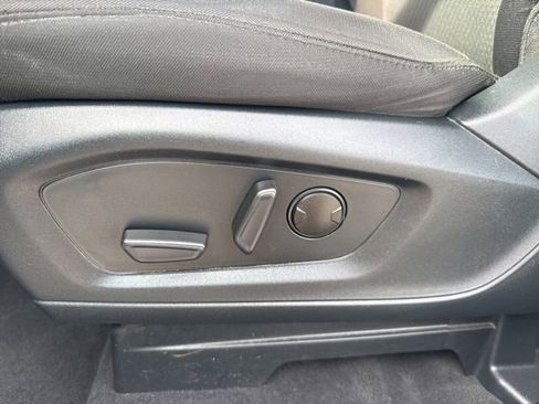 Used 2023 Ford Explorer XLT image 11