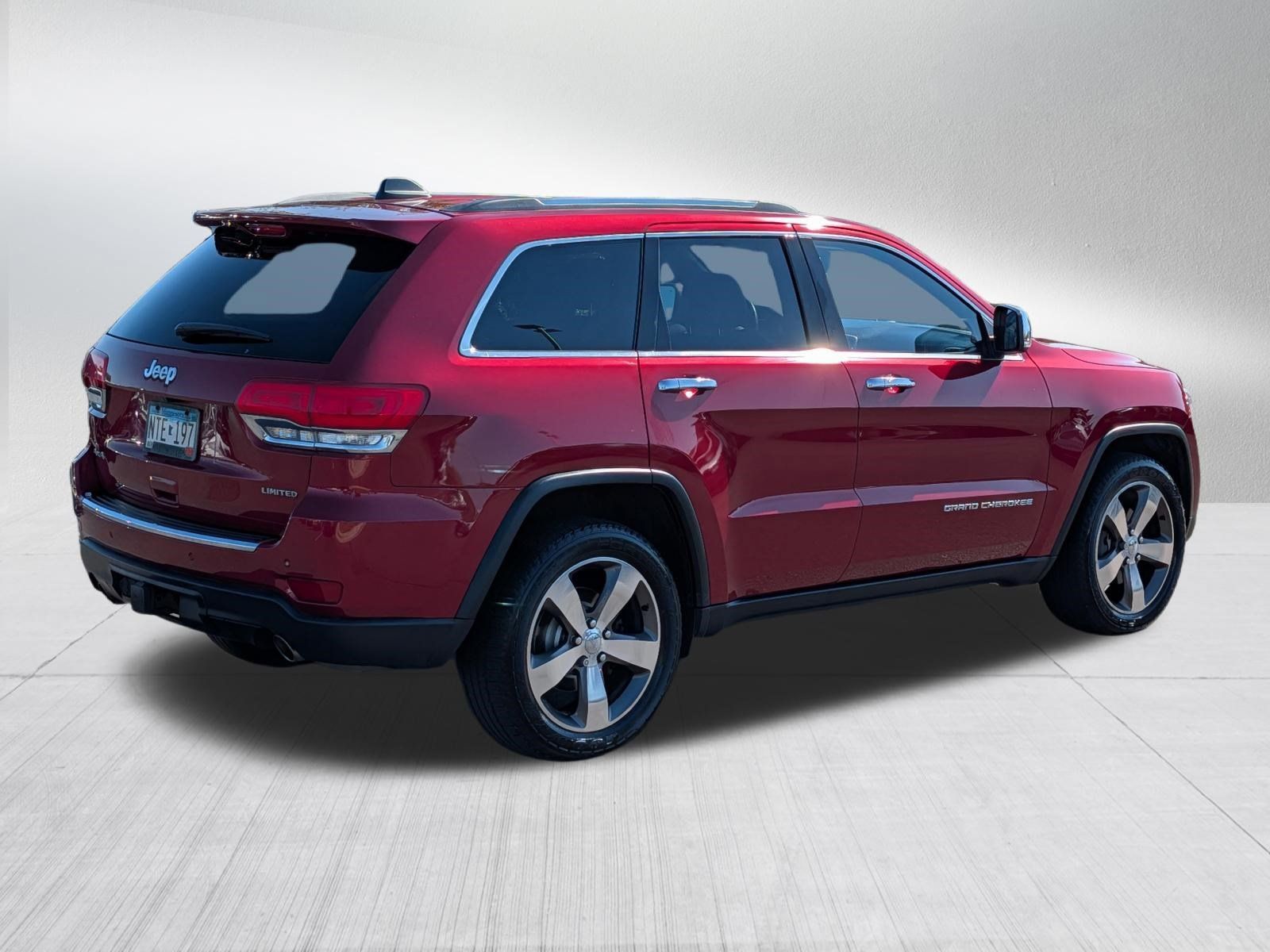 Used 2014 Jeep Grand Cherokee Limited w/ Trailer Tow Group IV AWD/4WD image 7