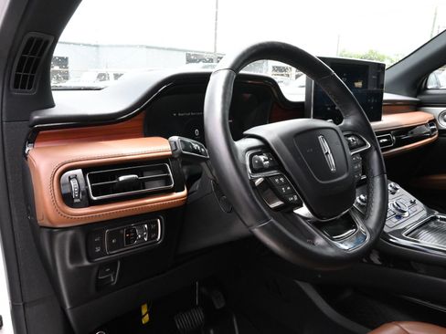 Used 2022 Lincoln Nautilus Reserve w/ Equipment Group 202A AWD/4WD image 15