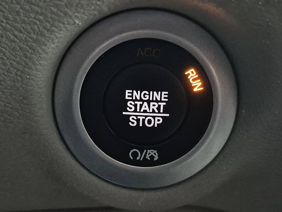 Used 2024 Chrysler Pacifica Touring-L FWD image 25