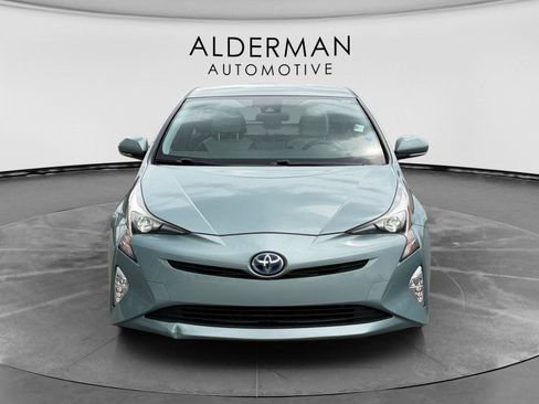 Used 2017 Toyota Prius Three Touring w/ Carpet Mat Package image 8