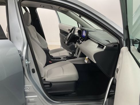 New 2025 Toyota Corolla Cross L image 19