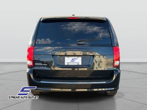 Used 2019 Dodge Grand Caravan SE w/ UConnect Hands-Free Group image 7