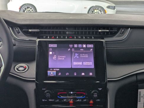 New 2025 Jeep Grand Cherokee Laredo w/ MOPAR Finishing Package image 18