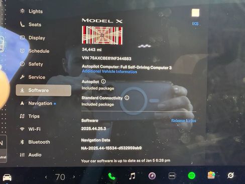 Used 2022 Tesla Model X Plaid image 25