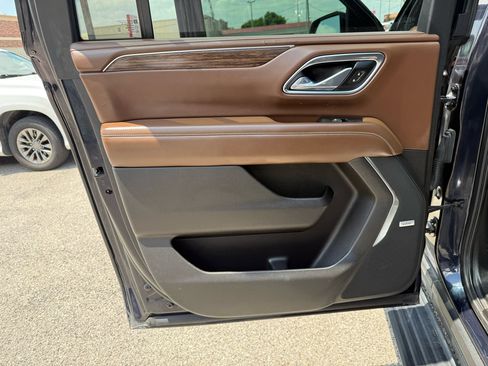 Used 2021 Chevrolet Suburban High Country w/ Premium Package image 19