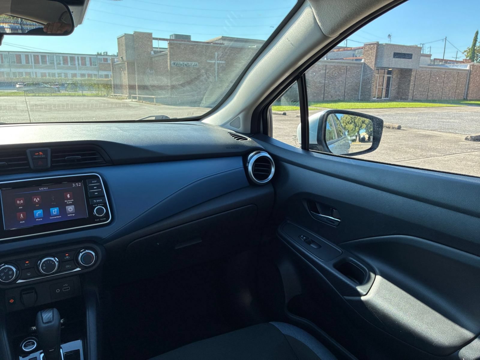 Used 2025 Nissan Versa SV FWD image 32