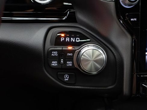 New 2026 RAM 1500 Laramie AWD/4WD image 21