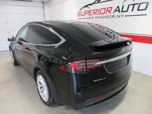 Used 2017 Tesla Model X 75D AWD/4WD image 5