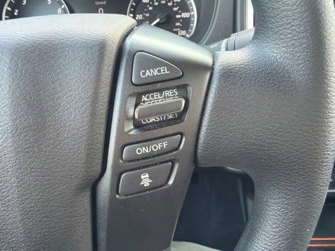 Used 2025 Nissan Frontier SV RWD image 31
